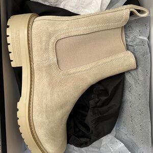 Men size 8 chunky Chelsea boots